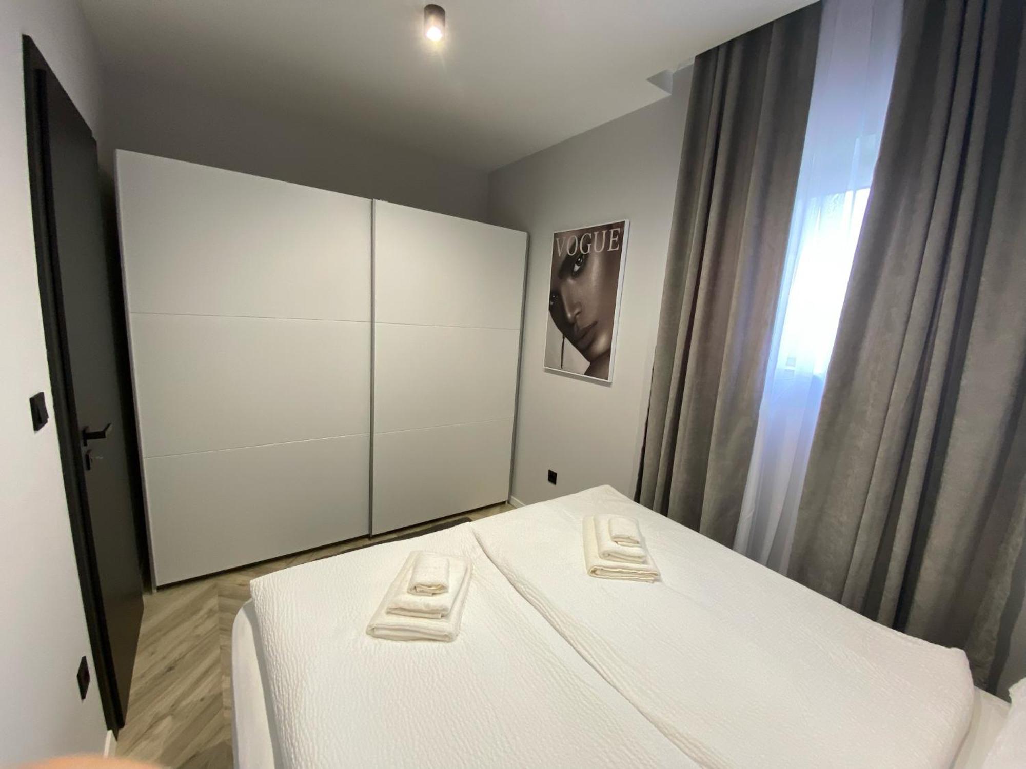 Butterfly Apartment *